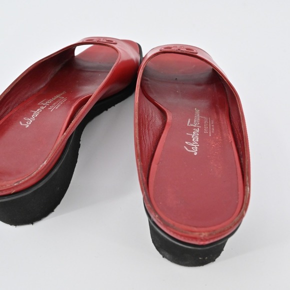 Salvatore Ferragamo Slide Wedges Womens Size 7B Red Logo Open Toe Comfort Preppy - Picture 10 of 11